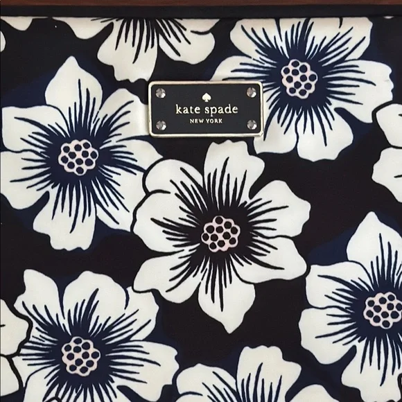Kate Spade Black and White Floral Laptop Sleeve - Picture 2 of 16